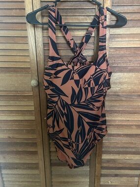 all in motion Rust and Black Leaf-Print One-Piece Swimsuit Sz Large
